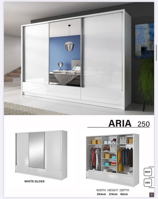 ARIA 250 wardrobe